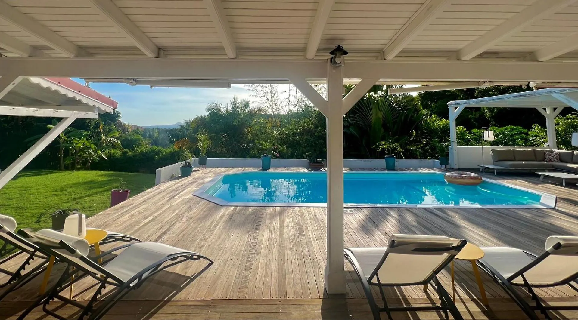 Spacieuse Villa Corossol Avec Piscine Et Jeux Exterieurs Le Gosier