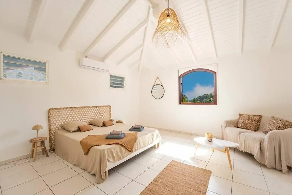 Spacieuse Villa Corossol Avec Piscine Et Jeux Exterieurs Le Gosier
