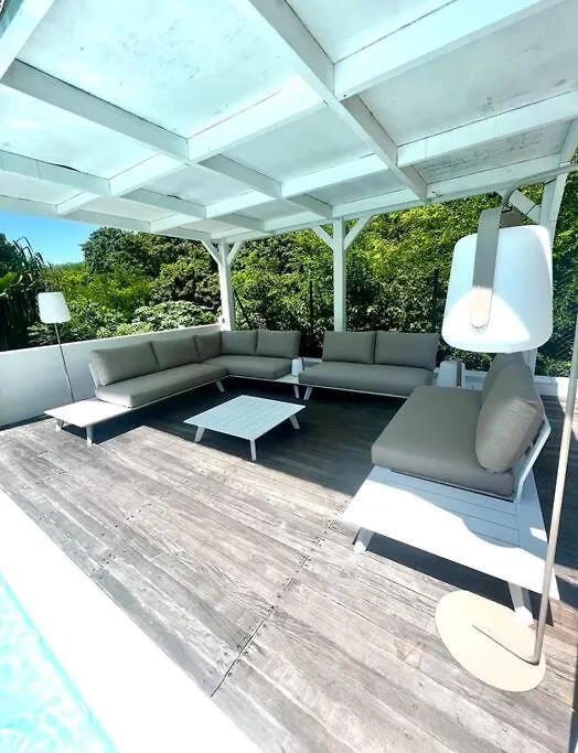 Spacieuse Villa Corossol Avec Piscine Et Jeux Exterieurs Le Gosier