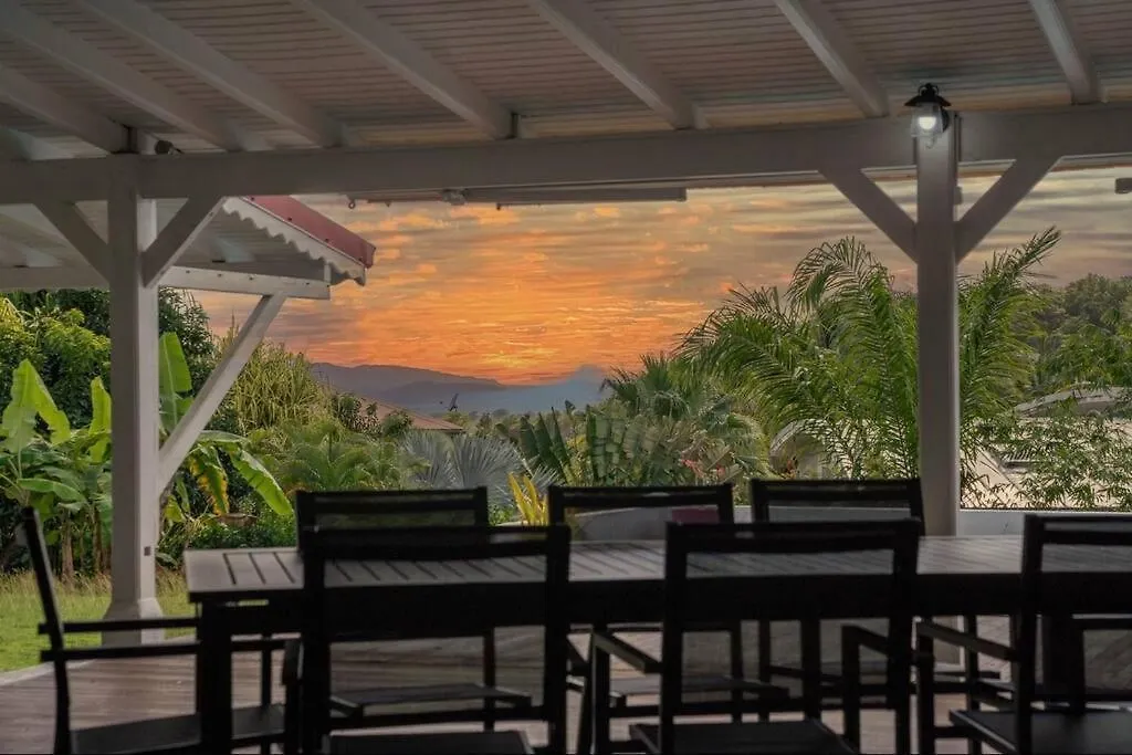 Spacieuse Villa Corossol Avec Piscine Et Jeux Exterieurs Le Gosier  Le Gosier (Grande-Terre)